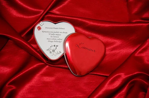 Gra erotyczna L'amour – 54 karty w metalowym pudełku — zdjęcie 2