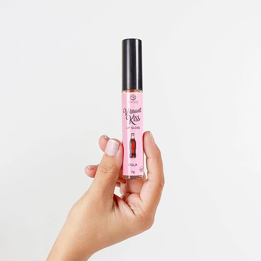 Błyszczyk wibrujący Vibrant Kiss - smak coli, w 100% jadalny — zdjęcie 4