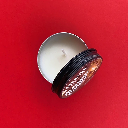 Świeca do masażu Praline Rocher – 30 ml — zdjęcie 3