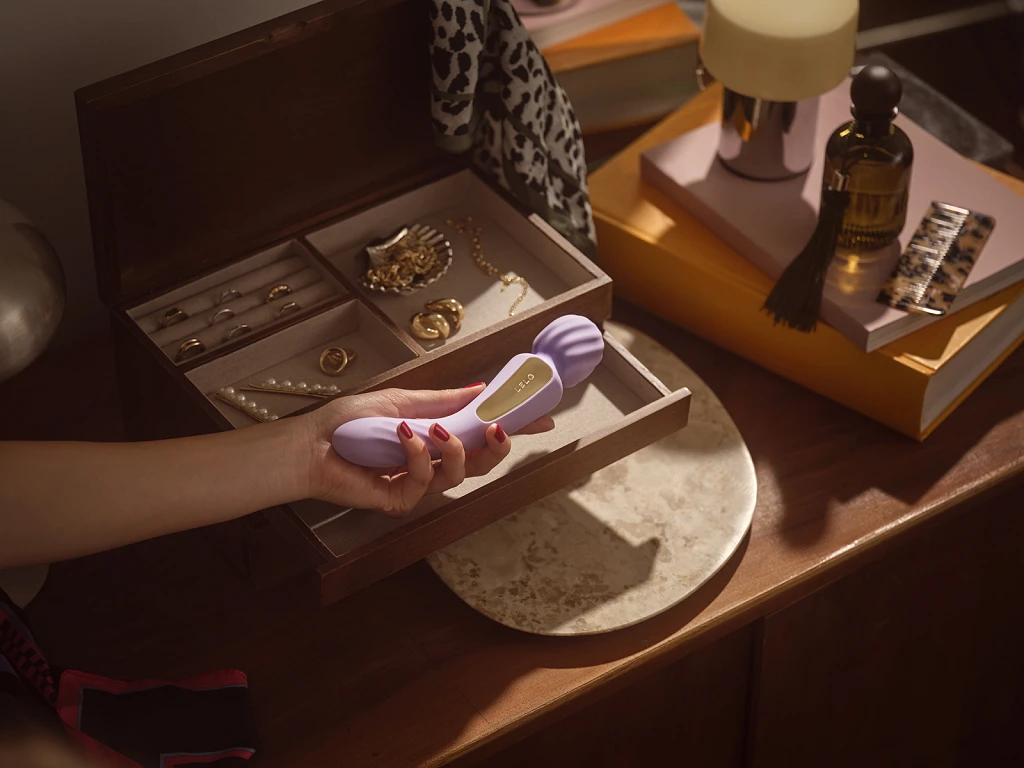 Wibrator różdżka LELO Switch – dwa silniki, aplikacja, jasnoróżowy — zdjęcie 6